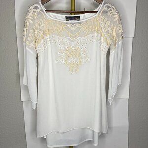 Vintage Collection Size M Embroidered Top